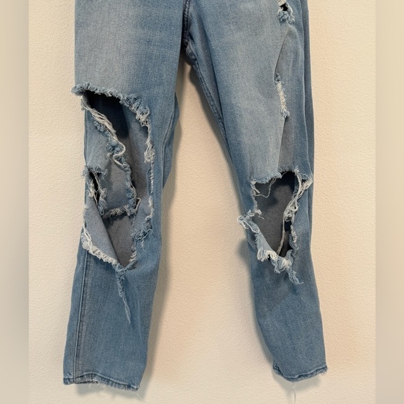 Hollister Curvy High Rise Mom Vintage Stretch Distressed Blue Jeans Size 1R - Picture 6 of 16